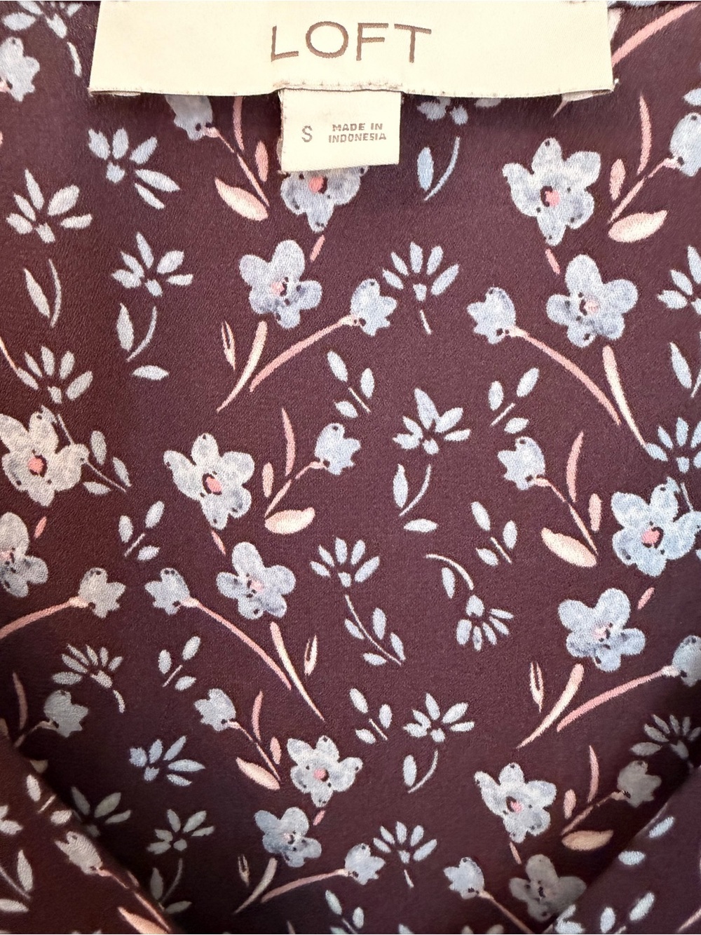 LOFT Burgundy’s Floral Wildflower Size Small, V-Neck Long Sleeve Blouse EUC - Picture 2 of 11